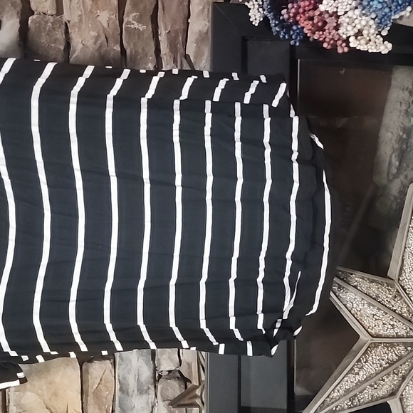 Olivia Blu Stripe Soft Tee sz 1X see measurements - Picture 4 of 6